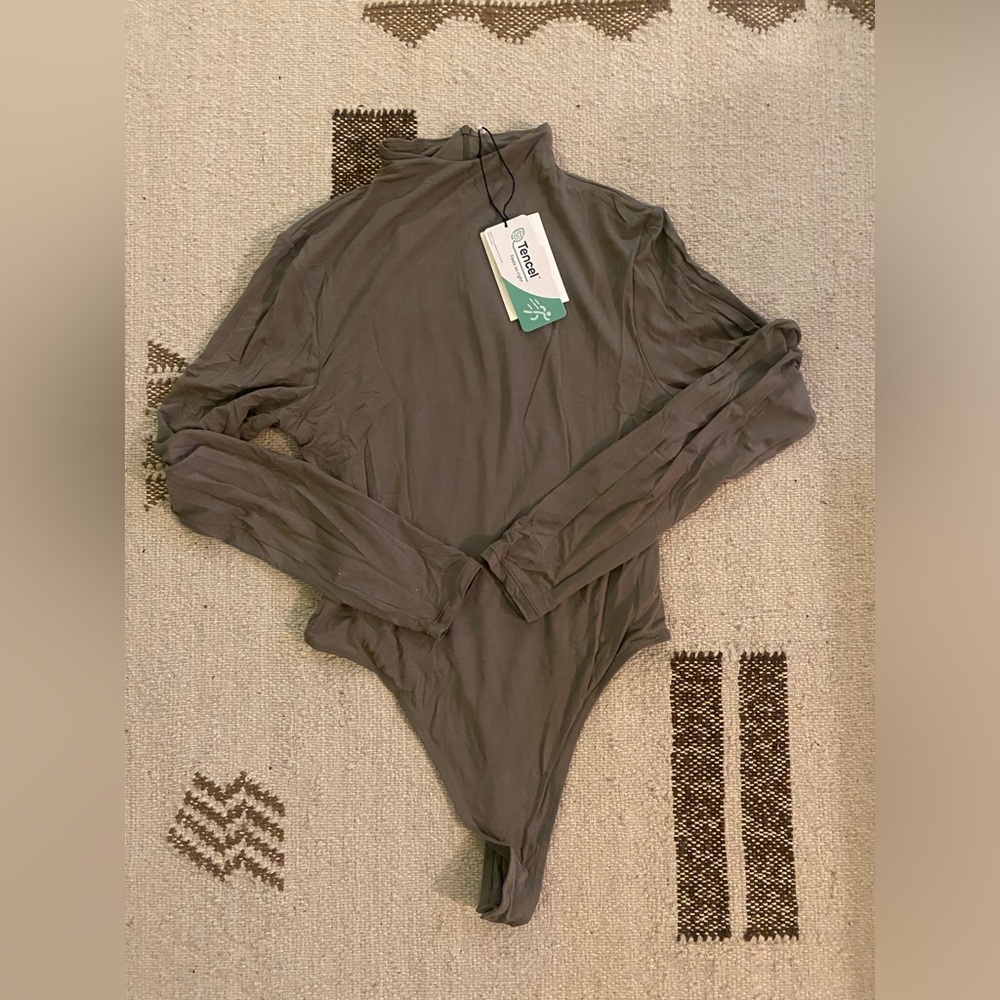 NWT tala T/ALA 365 mock neck LS bodysuit size L color vintage khaki